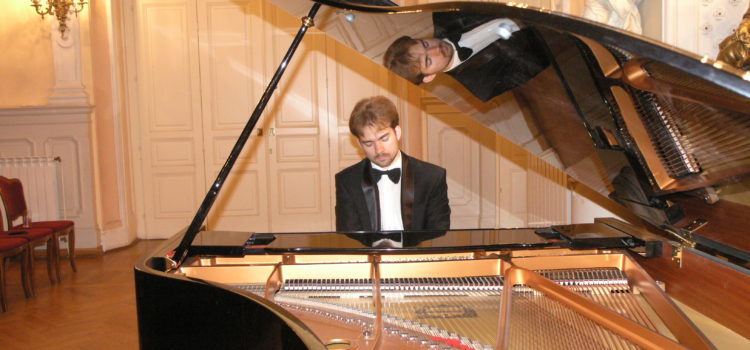 Brillante concerto di Andrey Stukalov